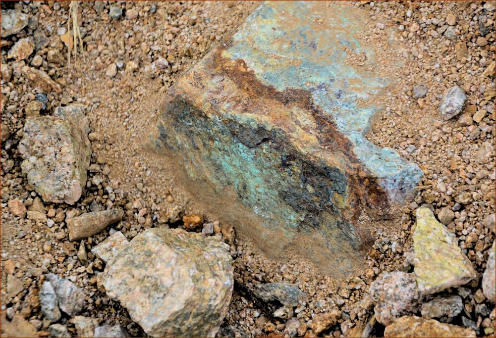 AZ_turquoise boulder